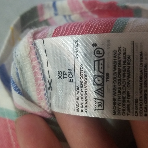 Old Navy sleeveless button up shirt with front tie XS - Picture 3 of 3